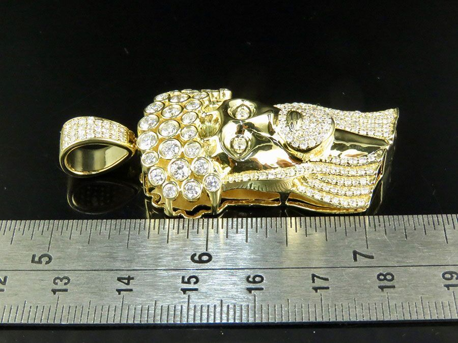 10K Yellow Gold Solitaire Bezel Crown Jesus Pendant